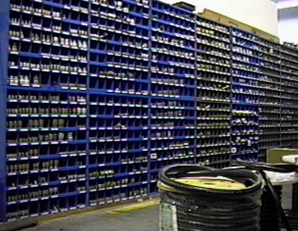 ftlshop2.bmp (861042 bytes)